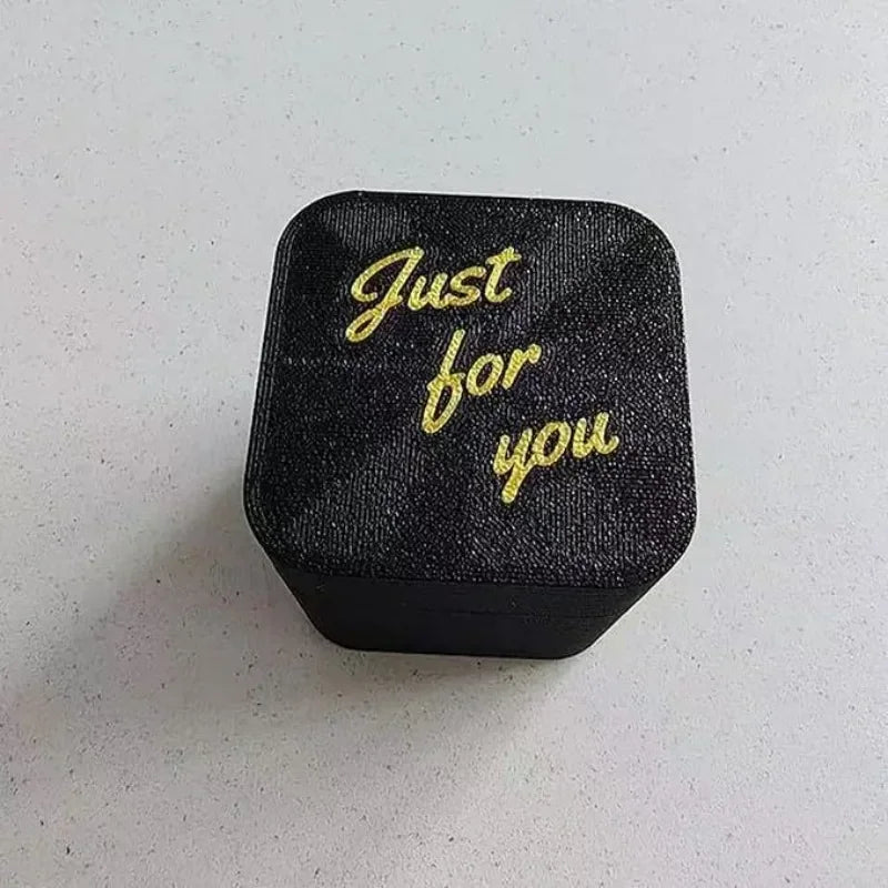 Middle Finger in Box Prank Gift Creative Spoof Hand Gesture Gag Toy for Valentine's Day April Fool's Day Holiday Home Fun